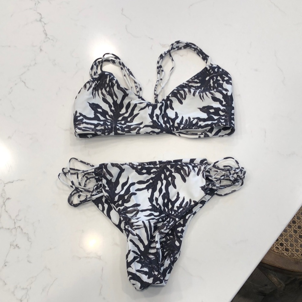 Mikoh Night Palm top size Medium